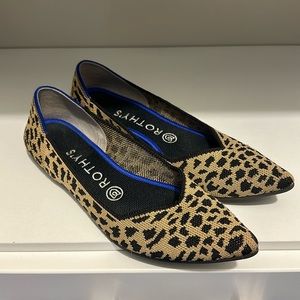 Rothy’s The Point in Leopard Print